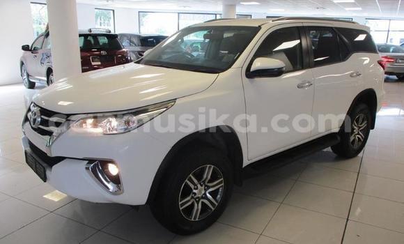 Buy Used Toyota Fortuner White Car in Beitbridge in Matabeleland South Buy Used Toyota Fortuner White Car in Beitbridge in Matabeleland South