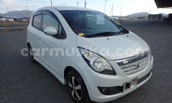 Acheter Occasion Voiture Suzuki Cervo Blanc à Beitbridge, Matabeleland South Acheter Occasion Voiture Suzuki Cervo Blanc à Beitbridge, Matabeleland South