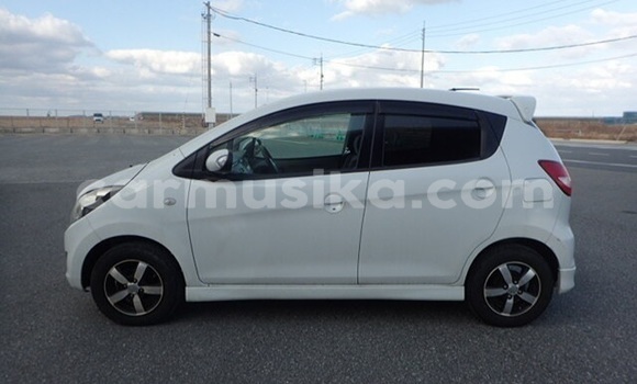 Acheter Occasion Voiture Suzuki Cervo Blanc à Beitbridge, Matabeleland South Acheter Occasion Voiture Suzuki Cervo Blanc à Beitbridge, Matabeleland South