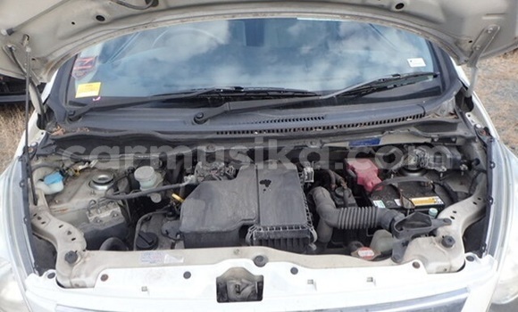 Acheter Occasion Voiture Suzuki Cervo Blanc à Beitbridge, Matabeleland South Acheter Occasion Voiture Suzuki Cervo Blanc à Beitbridge, Matabeleland South