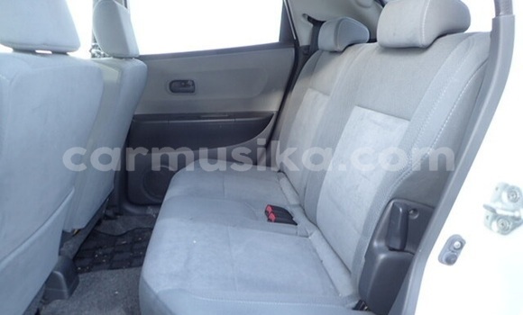 Acheter Occasion Voiture Suzuki Cervo Blanc à Beitbridge, Matabeleland South Acheter Occasion Voiture Suzuki Cervo Blanc à Beitbridge, Matabeleland South