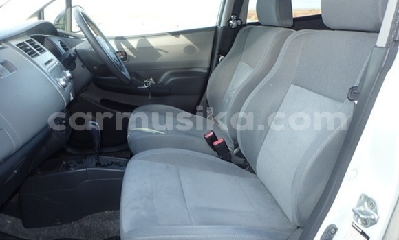 Acheter Occasion Voiture Suzuki Cervo Blanc à Beitbridge, Matabeleland South Acheter Occasion Voiture Suzuki Cervo Blanc à Beitbridge, Matabeleland South