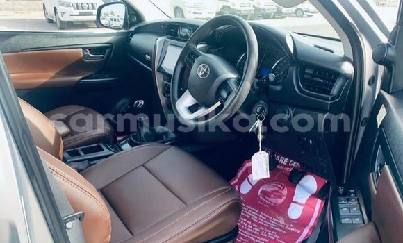 Buy Used Toyota Fortuner Silver Car in Beitbridge in Matabeleland South Buy Used Toyota Fortuner Silver Car in Beitbridge in Matabeleland South