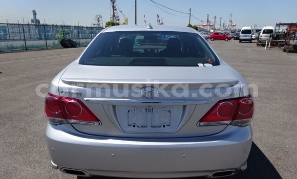 Buy Used Toyota Crown White Car in Beitbridge in Matabeleland South Buy Used Toyota Crown White Car in Beitbridge in Matabeleland South