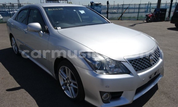 Buy Used Toyota Crown White Car in Beitbridge in Matabeleland South Buy Used Toyota Crown White Car in Beitbridge in Matabeleland South