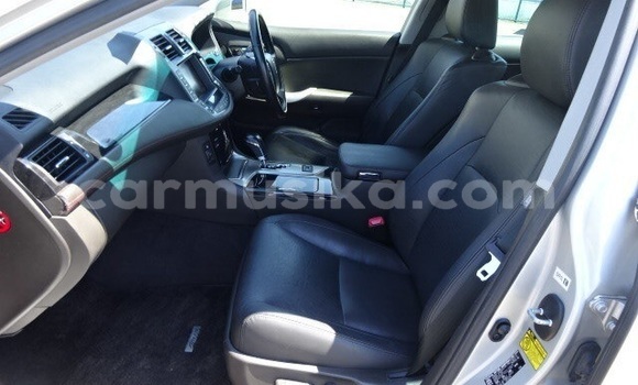 Buy Used Toyota Crown White Car in Beitbridge in Matabeleland South Buy Used Toyota Crown White Car in Beitbridge in Matabeleland South