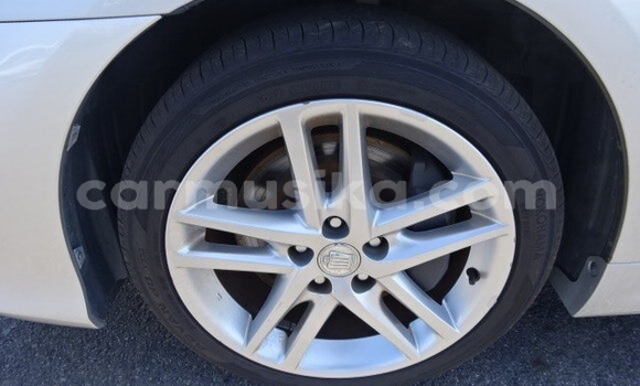 Buy Used Toyota Crown White Car in Beitbridge in Matabeleland South Buy Used Toyota Crown White Car in Beitbridge in Matabeleland South