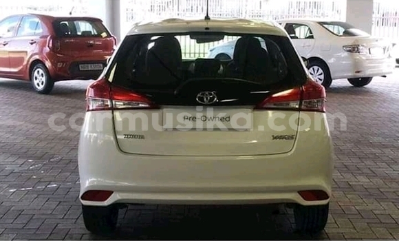 Buy Used Toyota Yaris Blue Car in Beitbridge in Matabeleland South Buy Used Toyota Yaris Blue Car in Beitbridge in Matabeleland South