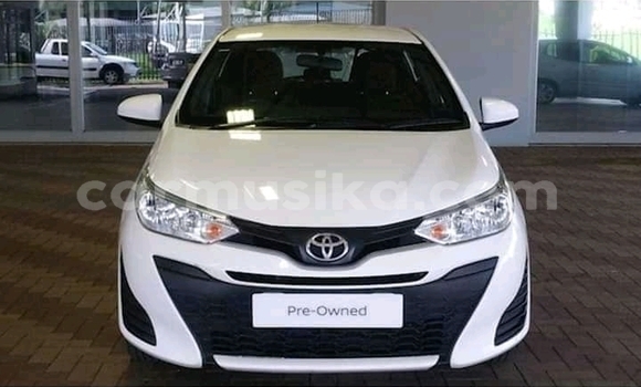 Buy Used Toyota Yaris Blue Car in Beitbridge in Matabeleland South Buy Used Toyota Yaris Blue Car in Beitbridge in Matabeleland South