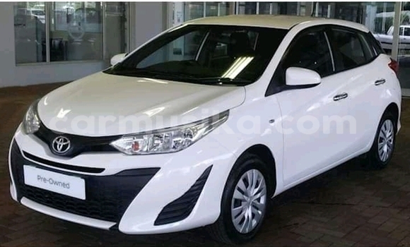 Buy Used Toyota Yaris Blue Car in Beitbridge in Matabeleland South Buy Used Toyota Yaris Blue Car in Beitbridge in Matabeleland South