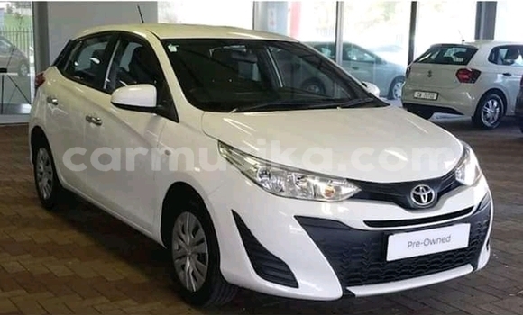 Buy Used Toyota Yaris Blue Car in Beitbridge in Matabeleland South Buy Used Toyota Yaris Blue Car in Beitbridge in Matabeleland South