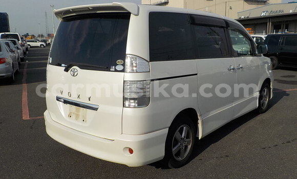 Tenga Tsaru Toyota Voxy Chena Mota in Beitbridge in Matabeleland South Tenga Tsaru Toyota Voxy Chena Mota in Beitbridge in Matabeleland South