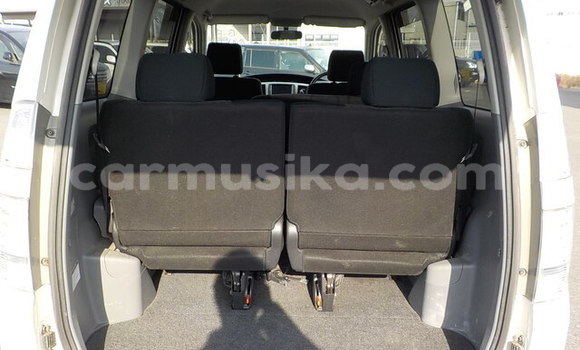 Tenga Tsaru Toyota Voxy Chena Mota in Beitbridge in Matabeleland South Tenga Tsaru Toyota Voxy Chena Mota in Beitbridge in Matabeleland South