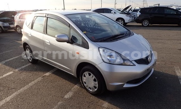 Nunua Ilio tumika Honda Fit Fedha Gari ndani ya Beitbridge nchini Matabeleland Kusini