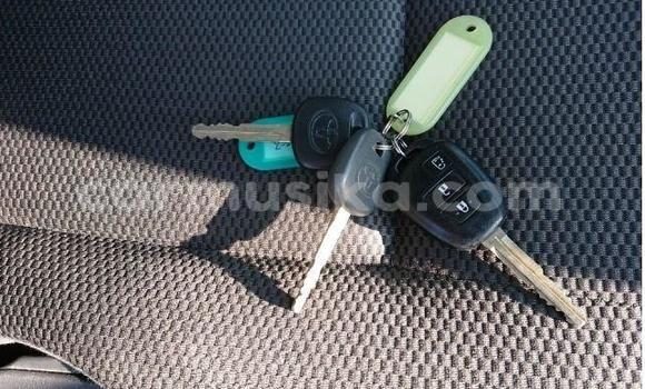 Buy Used Toyota Hiace White Car in Beitbridge in Matabeleland South Buy Used Toyota Hiace White Car in Beitbridge in Matabeleland South