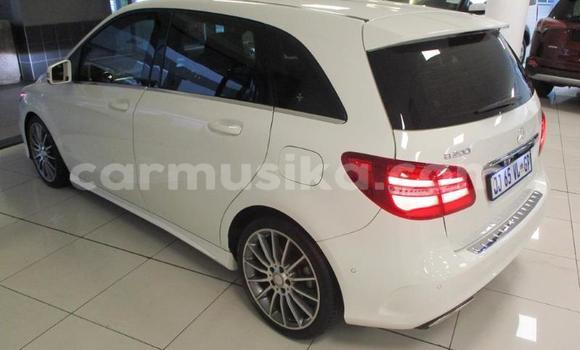 Acheter Occasion Voiture Mercedes‒Benz A-klasse Blanc à Beitbridge, Matabeleland South Acheter Occasion Voiture Mercedes‒Benz A-klasse Blanc à Beitbridge, Matabeleland South