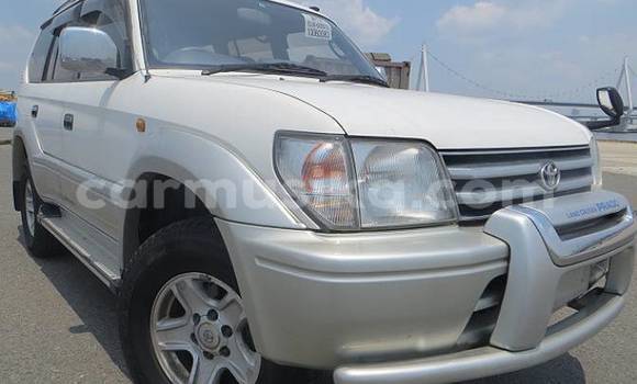 Buy Used Toyota Land Cruiser Prado White Car in Beitbridge in Matabeleland South