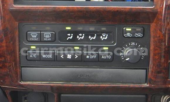 Buy Used Toyota Land Cruiser Prado White Car in Beitbridge in Matabeleland South Buy Used Toyota Land Cruiser Prado White Car in Beitbridge in Matabeleland South