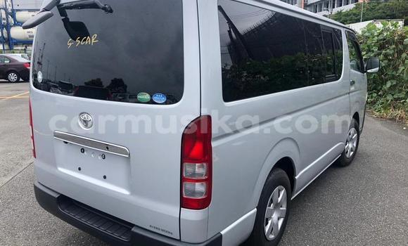 Buy Used Toyota Hiace Silver Car in Beitbridge in Matabeleland South Buy Used Toyota Hiace Silver Car in Beitbridge in Matabeleland South