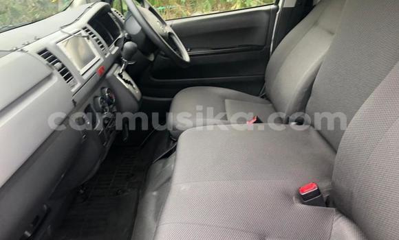 Buy Used Toyota Hiace Silver Car in Beitbridge in Matabeleland South Buy Used Toyota Hiace Silver Car in Beitbridge in Matabeleland South