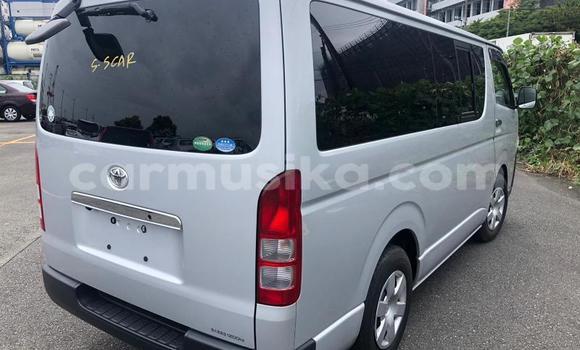 Buy Used Toyota Hiace Silver Car in Beitbridge in Matabeleland South Buy Used Toyota Hiace Silver Car in Beitbridge in Matabeleland South