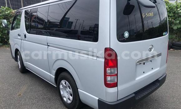 Buy Used Toyota Hiace Silver Car in Beitbridge in Matabeleland South Buy Used Toyota Hiace Silver Car in Beitbridge in Matabeleland South