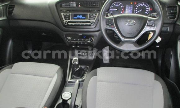 Acheter Occasion Voiture Hyundai i20 Blanc à Beitbridge, Matabeleland South Acheter Occasion Voiture Hyundai i20 Blanc à Beitbridge, Matabeleland South