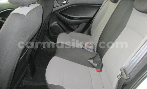 Acheter Occasion Voiture Hyundai i20 Blanc à Beitbridge, Matabeleland South Acheter Occasion Voiture Hyundai i20 Blanc à Beitbridge, Matabeleland South