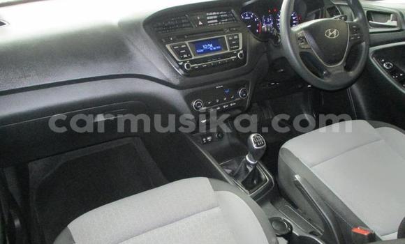 Acheter Occasion Voiture Hyundai i20 Blanc à Beitbridge, Matabeleland South Acheter Occasion Voiture Hyundai i20 Blanc à Beitbridge, Matabeleland South