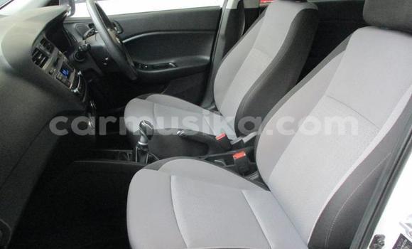Acheter Occasion Voiture Hyundai i20 Blanc à Beitbridge, Matabeleland South Acheter Occasion Voiture Hyundai i20 Blanc à Beitbridge, Matabeleland South