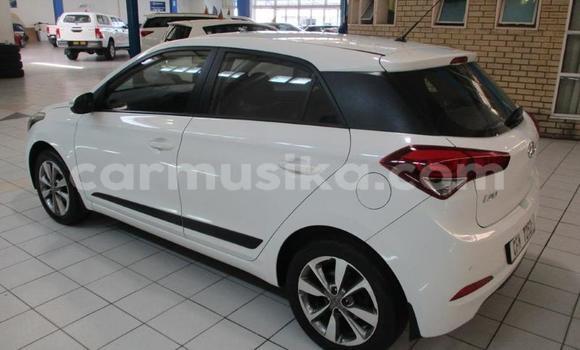 Acheter Occasion Voiture Hyundai i20 Blanc à Beitbridge, Matabeleland South Acheter Occasion Voiture Hyundai i20 Blanc à Beitbridge, Matabeleland South