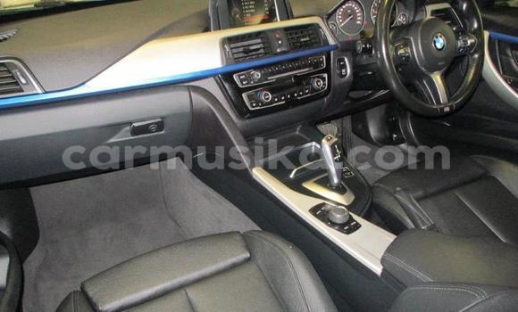 Tenga Tsaru BMW 3–Series Sirivha Mota in Beitbridge in Matabeleland South Tenga Tsaru BMW 3–Series Sirivha Mota in Beitbridge in Matabeleland South