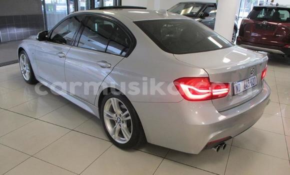 Tenga Tsaru BMW 3–Series Sirivha Mota in Beitbridge in Matabeleland South Tenga Tsaru BMW 3–Series Sirivha Mota in Beitbridge in Matabeleland South