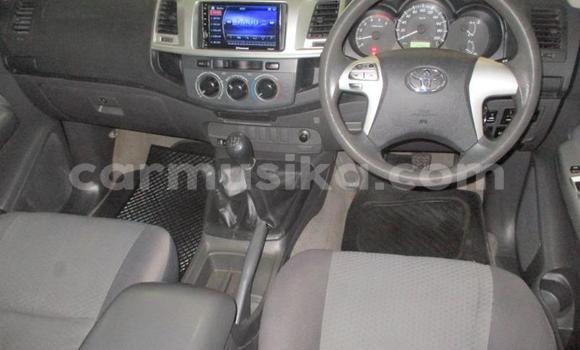 Nunua Ilio tumika Toyota Hilux Nyeupe Gari ndani ya Beitbridge nchini Matabeleland Kusini Nunua Ilio tumika Toyota Hilux Nyeupe Gari ndani ya Beitbridge nchini Matabeleland Kusini