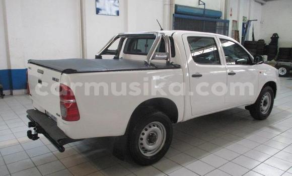 Nunua Ilio tumika Toyota Hilux Nyeupe Gari ndani ya Beitbridge nchini Matabeleland Kusini Nunua Ilio tumika Toyota Hilux Nyeupe Gari ndani ya Beitbridge nchini Matabeleland Kusini