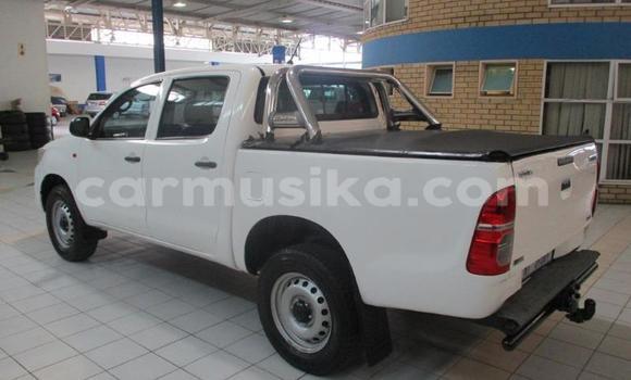 Nunua Ilio tumika Toyota Hilux Nyeupe Gari ndani ya Beitbridge nchini Matabeleland Kusini Nunua Ilio tumika Toyota Hilux Nyeupe Gari ndani ya Beitbridge nchini Matabeleland Kusini
