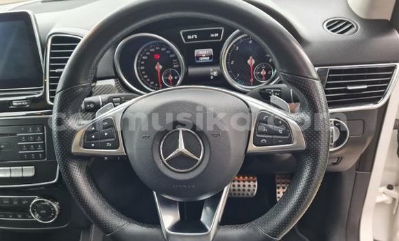 Nunua Ilio tumika Mercedes‒Benz GL–Class Nyeupe Gari ndani ya Beitbridge nchini Matabeleland Kusini Nunua Ilio tumika Mercedes‒Benz GL–Class Nyeupe Gari ndani ya Beitbridge nchini Matabeleland Kusini