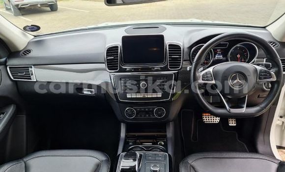 Nunua Ilio tumika Mercedes‒Benz GL–Class Nyeupe Gari ndani ya Beitbridge nchini Matabeleland Kusini Nunua Ilio tumika Mercedes‒Benz GL–Class Nyeupe Gari ndani ya Beitbridge nchini Matabeleland Kusini