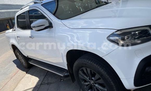Buy Used Mercedes‒Benz M–Class White Car in Beitbridge in Matabeleland South Buy Used Mercedes‒Benz M–Class White Car in Beitbridge in Matabeleland South