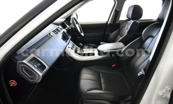 Nunua Ilio tumika Range Rover Range Rover Nyeupe Gari ndani ya Beitbridge nchini Matabeleland Kusini Nunua Ilio tumika Range Rover Range Rover Nyeupe Gari ndani ya Beitbridge nchini Matabeleland Kusini