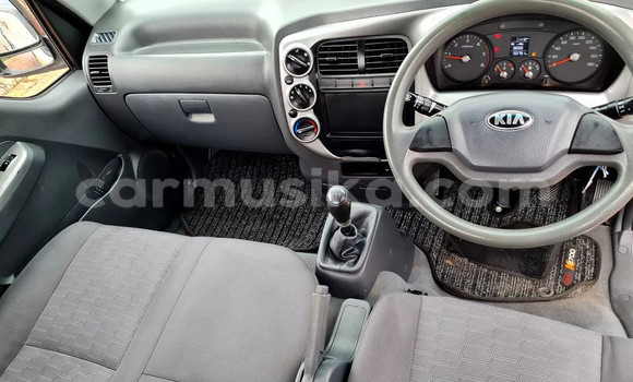 Acheter Occasion Utilitaire Kia K2700 Blanc à Beitbridge, Matabeleland South Acheter Occasion Utilitaire Kia K2700 Blanc à Beitbridge, Matabeleland South