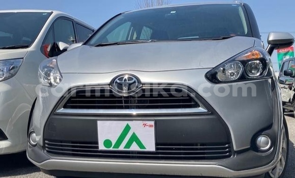 Buy Used Toyota Sienta Silver Car in Beitbridge in Matabeleland South Buy Used Toyota Sienta Silver Car in Beitbridge in Matabeleland South