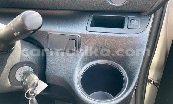 Buy Used Toyota Sienta Silver Car in Beitbridge in Matabeleland South Buy Used Toyota Sienta Silver Car in Beitbridge in Matabeleland South