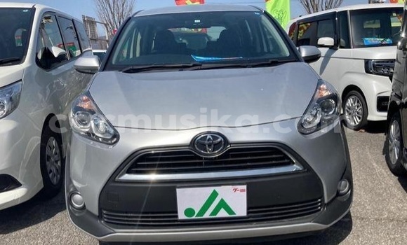 Buy Used Toyota Sienta Silver Car in Beitbridge in Matabeleland South Buy Used Toyota Sienta Silver Car in Beitbridge in Matabeleland South