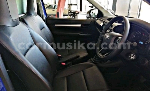 Buy Used Toyota Hilux Blue Car in Beitbridge in Matabeleland South Buy Used Toyota Hilux Blue Car in Beitbridge in Matabeleland South