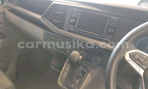 Buy Used Volkswagen Caravelle Blue Car in Beitbridge in Matabeleland South Buy Used Volkswagen Caravelle Blue Car in Beitbridge in Matabeleland South