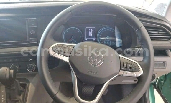 Buy Used Volkswagen Caravelle Blue Car in Beitbridge in Matabeleland South Buy Used Volkswagen Caravelle Blue Car in Beitbridge in Matabeleland South