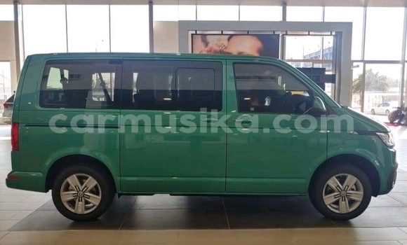 Buy Used Volkswagen Caravelle Blue Car in Beitbridge in Matabeleland South Buy Used Volkswagen Caravelle Blue Car in Beitbridge in Matabeleland South