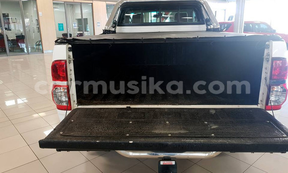 Acheter Occasion Voiture Toyota Hilux Blanc à Beitbridge, Matabeleland South Acheter Occasion Voiture Toyota Hilux Blanc à Beitbridge, Matabeleland South