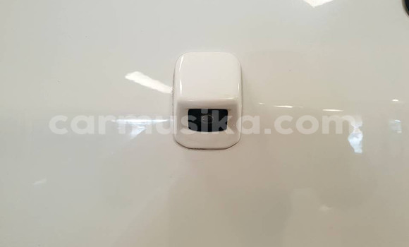 Acheter Occasion Voiture Toyota Hilux Blanc à Beitbridge, Matabeleland South Acheter Occasion Voiture Toyota Hilux Blanc à Beitbridge, Matabeleland South